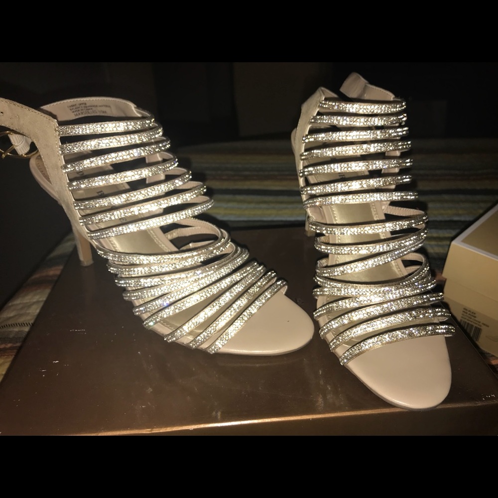 Beautiful 1/12 in heels worn once